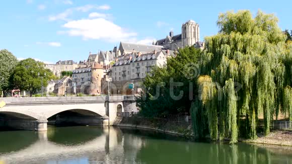 法国勒芒老城视频的预览图
