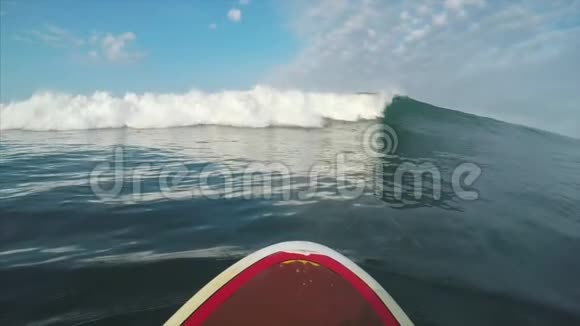 海浪冲浪视频的预览图