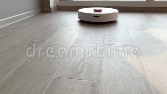 智能家居机器人吸尘器在一定时间对公寓进行自动清洁视频的预览图