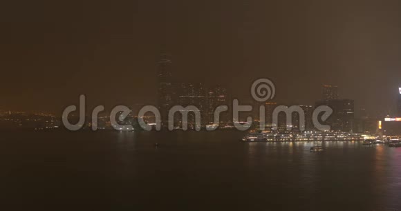 夜晚的城市摩天大楼和有照明的建筑物视频的预览图