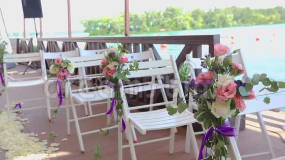花的婚礼装饰婚礼上的花拱视频的预览图