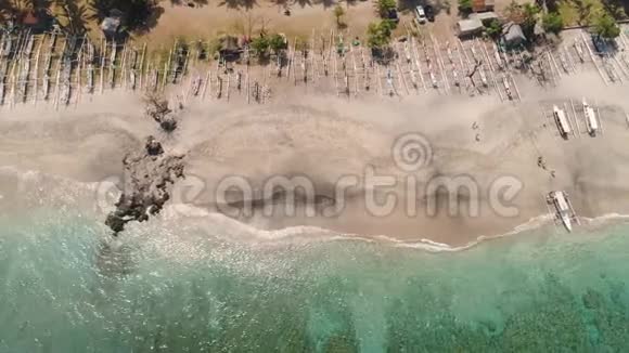 热带度假胜地的沙滩视频的预览图