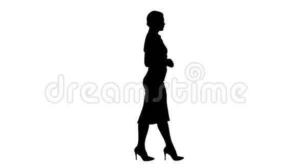 剪影行走商务女性视频的预览图