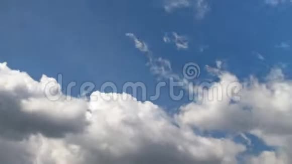 夏日蓝天白云视频的预览图