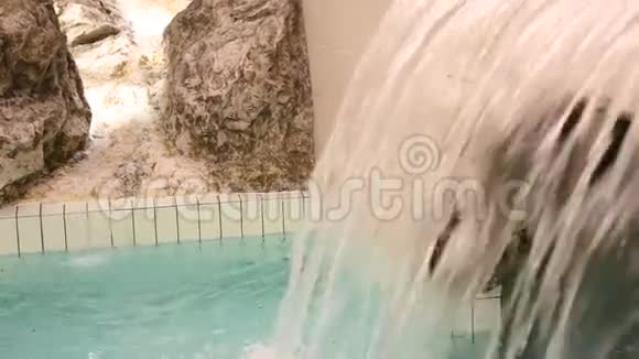 热池瀑布视频的预览图