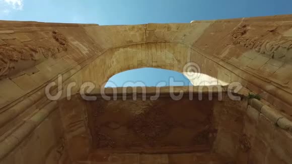伊沙克帕沙宫内部装饰和浮雕雕刻的石头内部建筑多古贝亚兹东部土耳其视频的预览图
