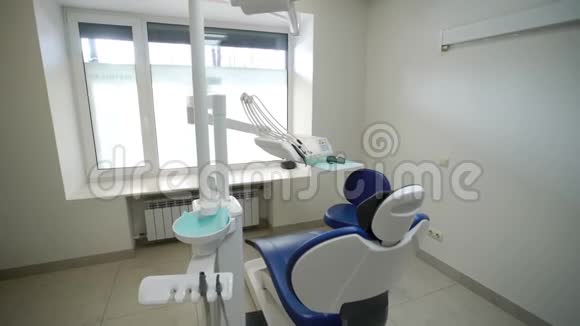 诊所的牙科椅视频的预览图