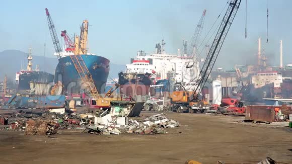 土耳其伊兹密尔2013年1月工业废料场视频的预览图