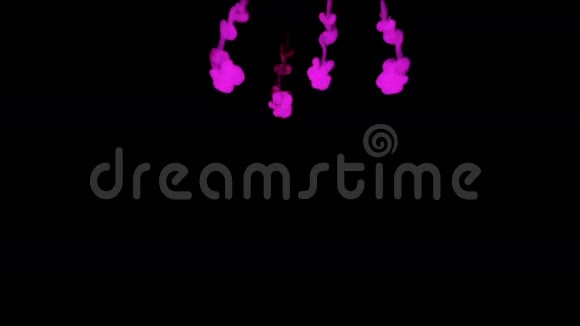 彩色墨水在水下以黑色为背景紫色墨水背景烟墨系列三维渲染体素视频的预览图