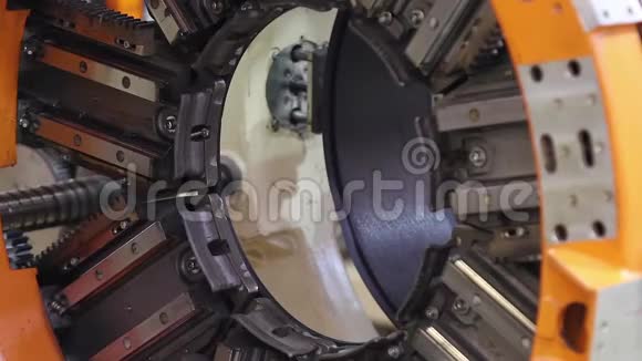 轮胎生产机器关闭视频的预览图