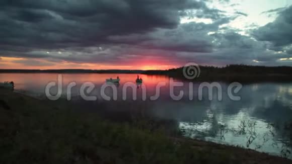 湖的美景视频的预览图