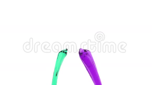 两股流体相撞紫色和绿色视频的预览图