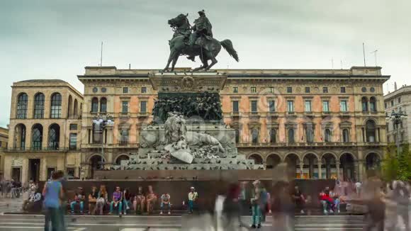 daylightvittorioemanle纪念碑duomo大教堂广场全景4k时间流逝意大利视频的预览图
