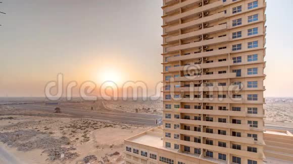 日落在阿治曼从屋顶时间推移阿治曼是阿拉伯联合酋长国阿治曼酋长国的首都视频的预览图
