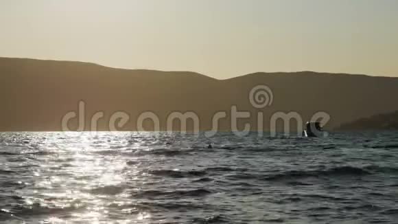 黑山海上日落视频的预览图