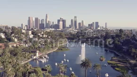 加州洛杉矶市中心的空中全景视频的预览图
