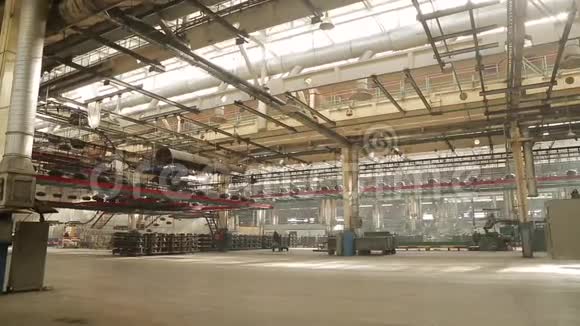 轮胎的生产工厂带轮胎的输送机视频的预览图