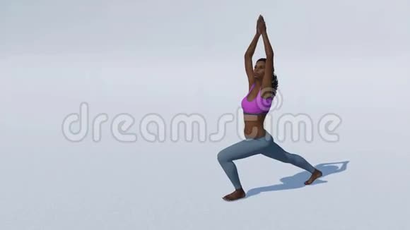 白色背景下的黑人女性战士瑜伽姿势视频的预览图