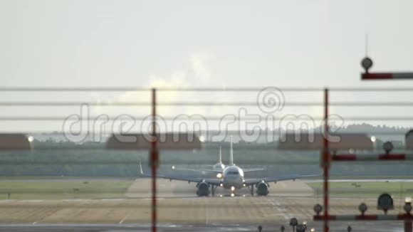 杜塞尔多夫机场的交通视频的预览图