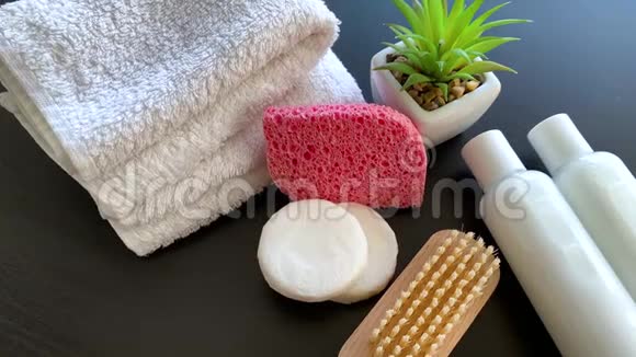 淋浴用品水疗美容产品的组成视频的预览图