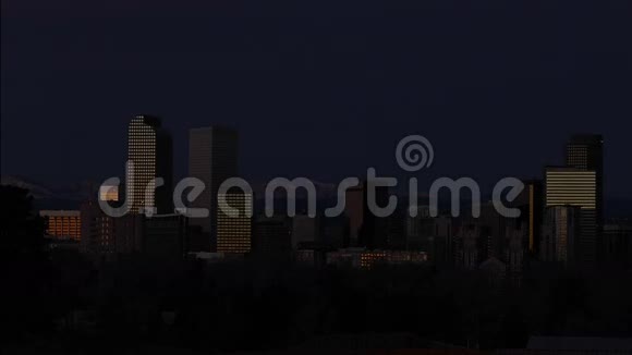 丹佛市中心黎明时分视频的预览图
