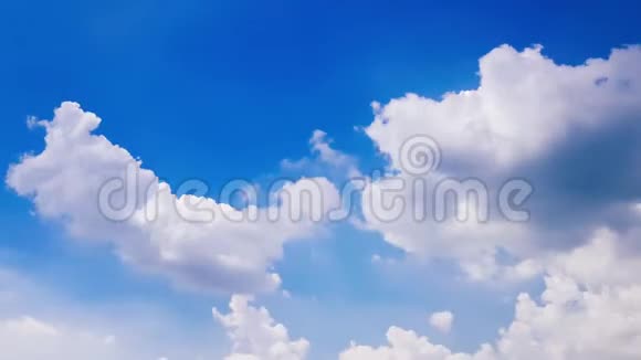 蓝天云彩移动时光视频的预览图