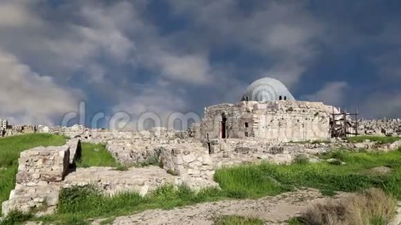 安曼市地标约旦罗马城堡山视频的预览图