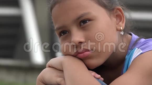 悲伤的女孩压抑的青春感情视频的预览图