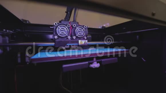 在3D打印机上打印3D打印机工作工业打印在3D打印机上视频的预览图