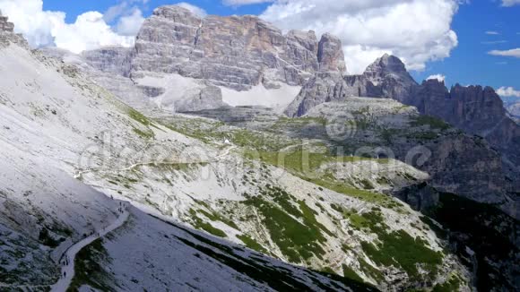 意大利多洛米斯山的景色视频的预览图