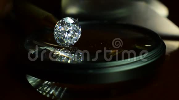 珍贵的钻石既昂贵又稀有视频的预览图