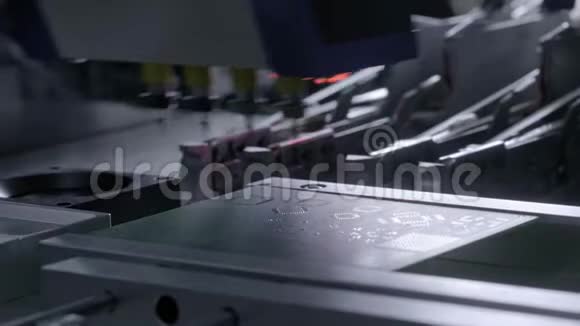 电子线路板制作自动电路板机器生产印刷数字电子板视频的预览图