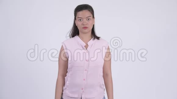 年轻漂亮的亚洲女商人视频的预览图