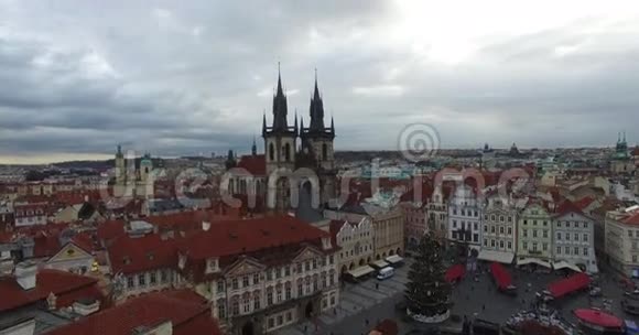 捷克共和国布拉格的鸟瞰图视频的预览图
