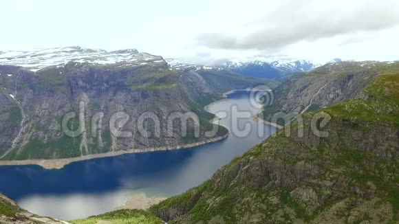 鸟瞰挪威自然视频的预览图