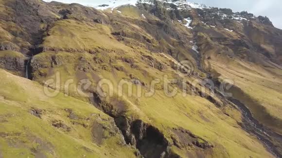 冰岛的山景视频的预览图