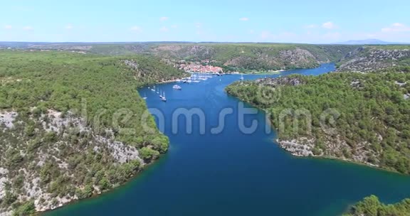 克罗地亚斯克拉丁的鸟瞰图视频的预览图