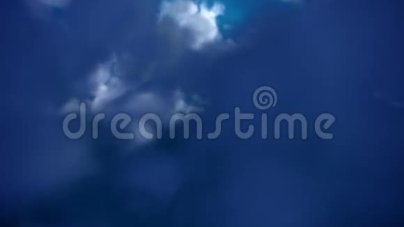 飞降入云循环视频的预览图