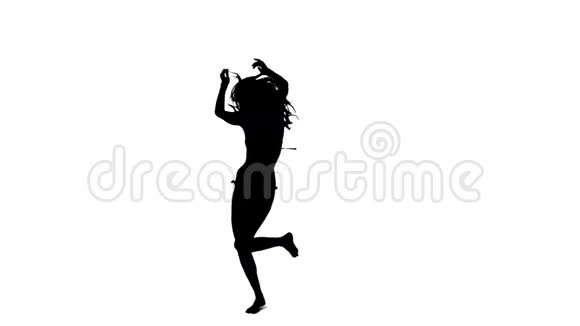 剪影女人慢动作跳舞视频的预览图