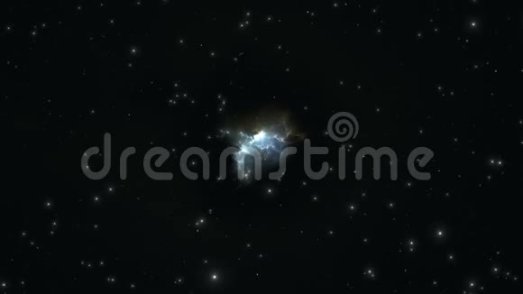 在超新星爆炸后飞越星云和星域视频的预览图