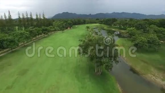 高尔夫球场视频的预览图