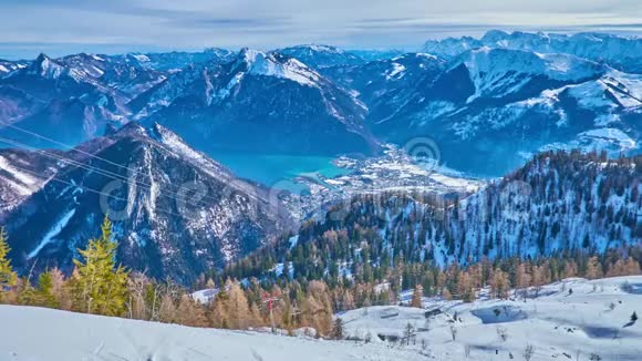 奥地利埃本塞费埃尔科格尔峰的特拉湖视频的预览图