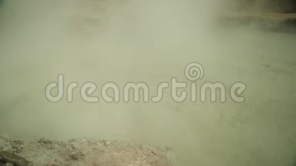 火山高原带泥火山视频的预览图