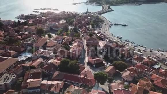 内塞巴尔的鸟瞰图保加利亚黑海沿岸的古城视频的预览图