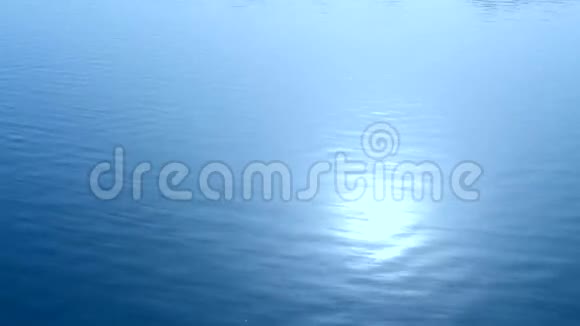 蓝水背景视频的预览图