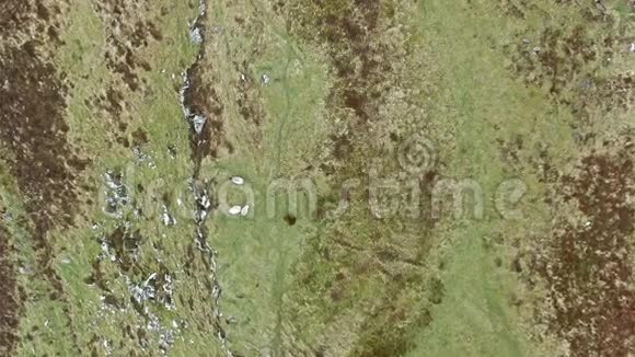 在唐加尔的山上和湖上飞行视频的预览图