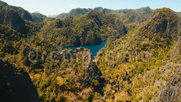 卡扬干山湖位于一个热带岛屿菲律宾科罗恩巴拉望视频的预览图