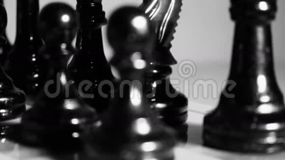 棋盘上的棋子视频的预览图