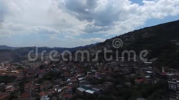 飞越巴西奥罗普雷托市视频的预览图