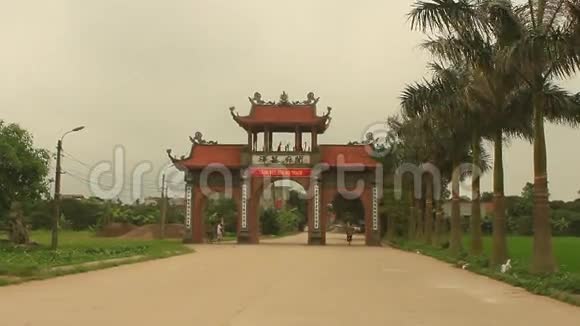 越南的传统村门视频的预览图